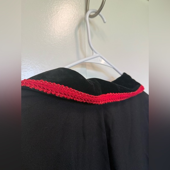 Vintage cape. Costume for Dracula, sexy priest, goth.  One size.  Unisex.  50s - Picture 4 of 7